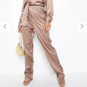 New! Boohoo PETITE PINSTRIPE SATIN STRAIGHT LEG PANTS. US Size 10. Color : Ivory